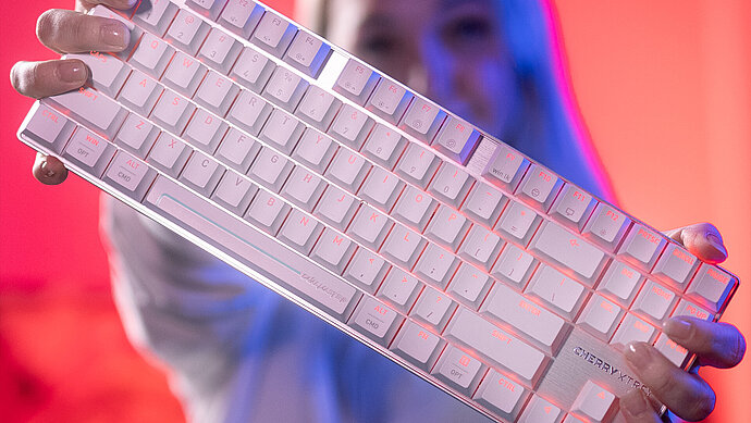 CHERRY XTRFY ゲーミングキーボード | ゲーミングおよびeスポーツ向け