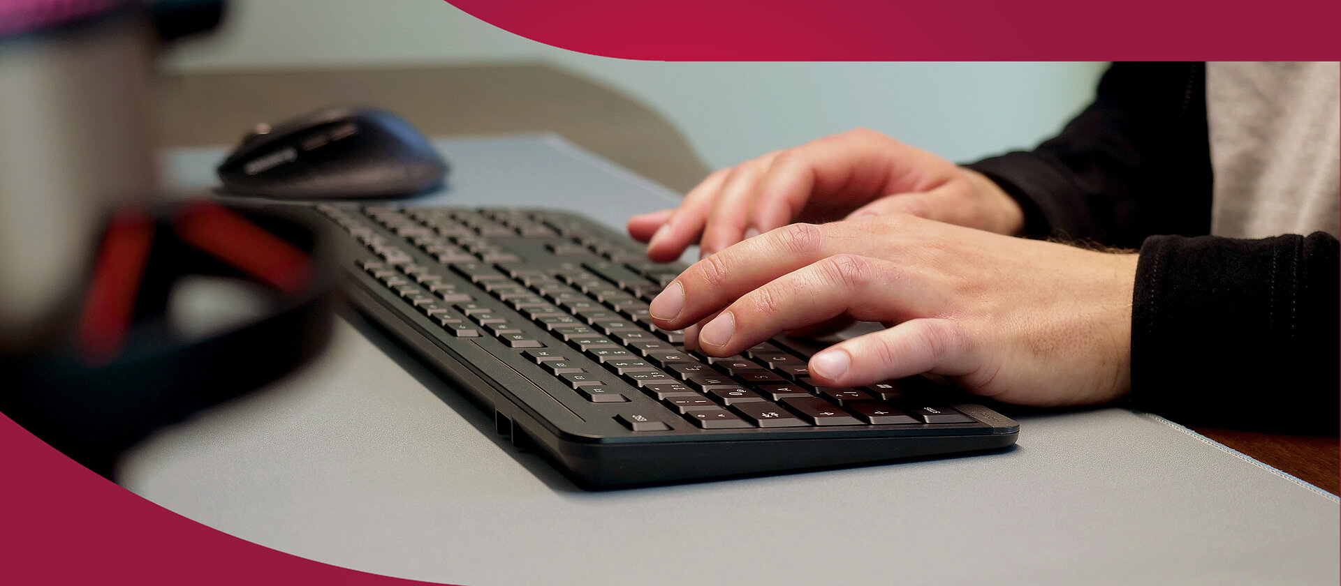 Stream Keyboard STREAM KEYBOARD ULTIMATE | Multi-Device Keyboard - Cherry